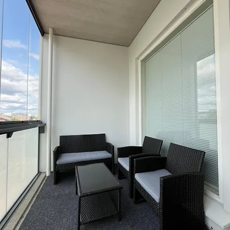 Quiet In Center Wifi, Parking, Balcony Apartment *